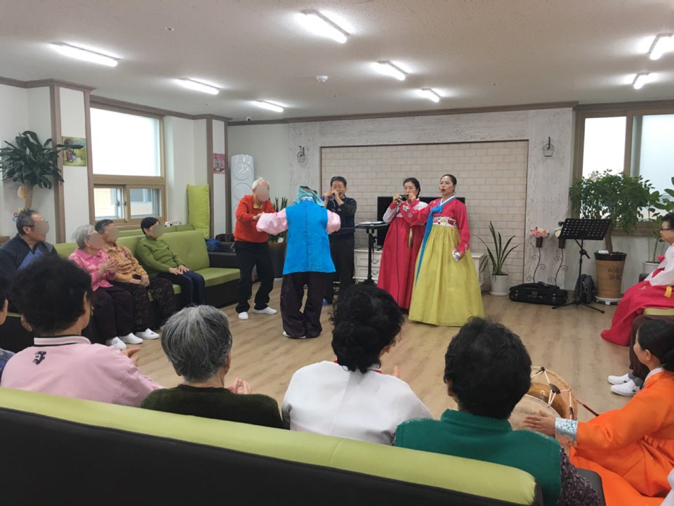 2.22 민요 큰사랑1.jpg